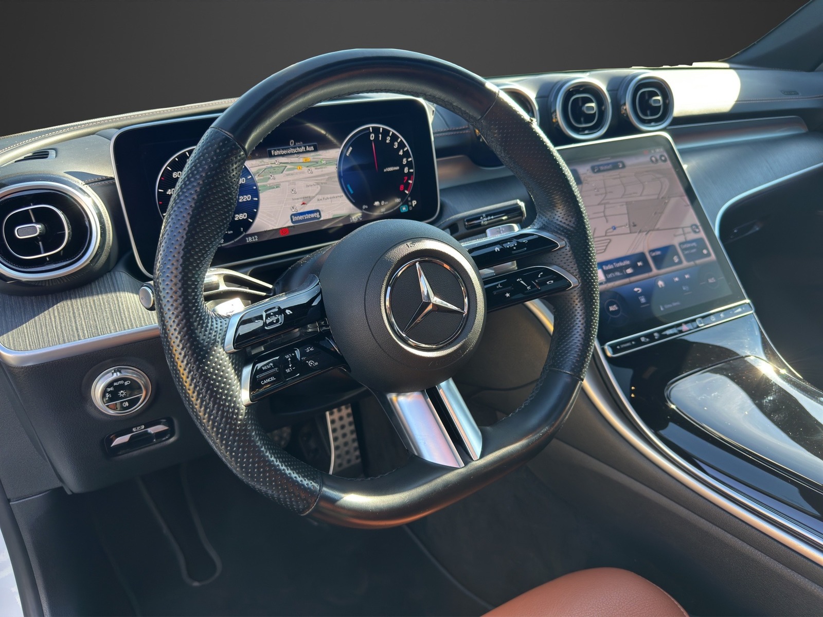 Mercedes-Benz C 400 e 4M AMG HUD / MEMO / DISTRO+ / PANO*NIGHT Vorschau 12
