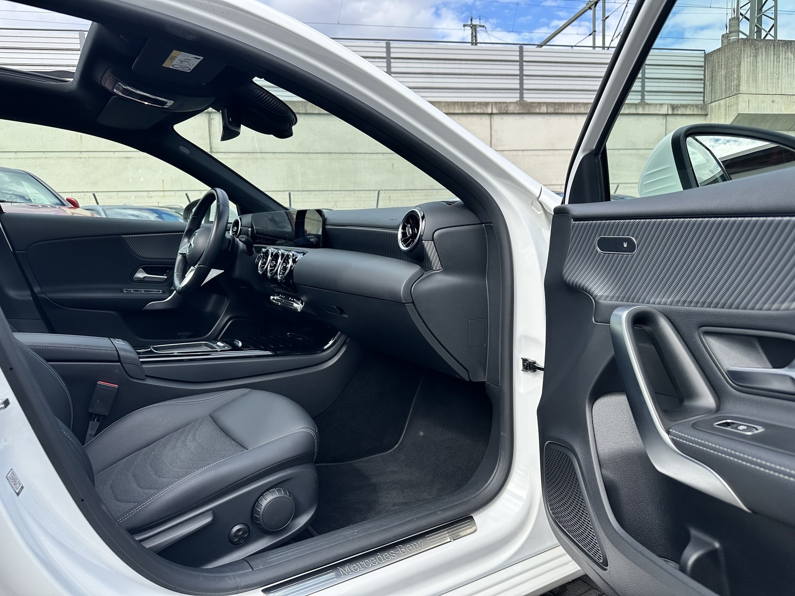 Mercedes-Benz A 180 D PROGRESSIV / PANO / LED / TOTWINKEL Vorschau 17