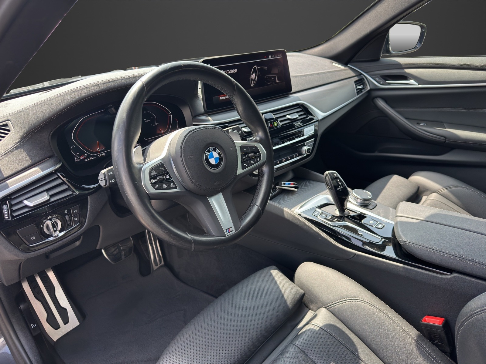 BMW 530 d M Sport SHADOW / PANO / LASER / ACC / HUD Vorschau 11