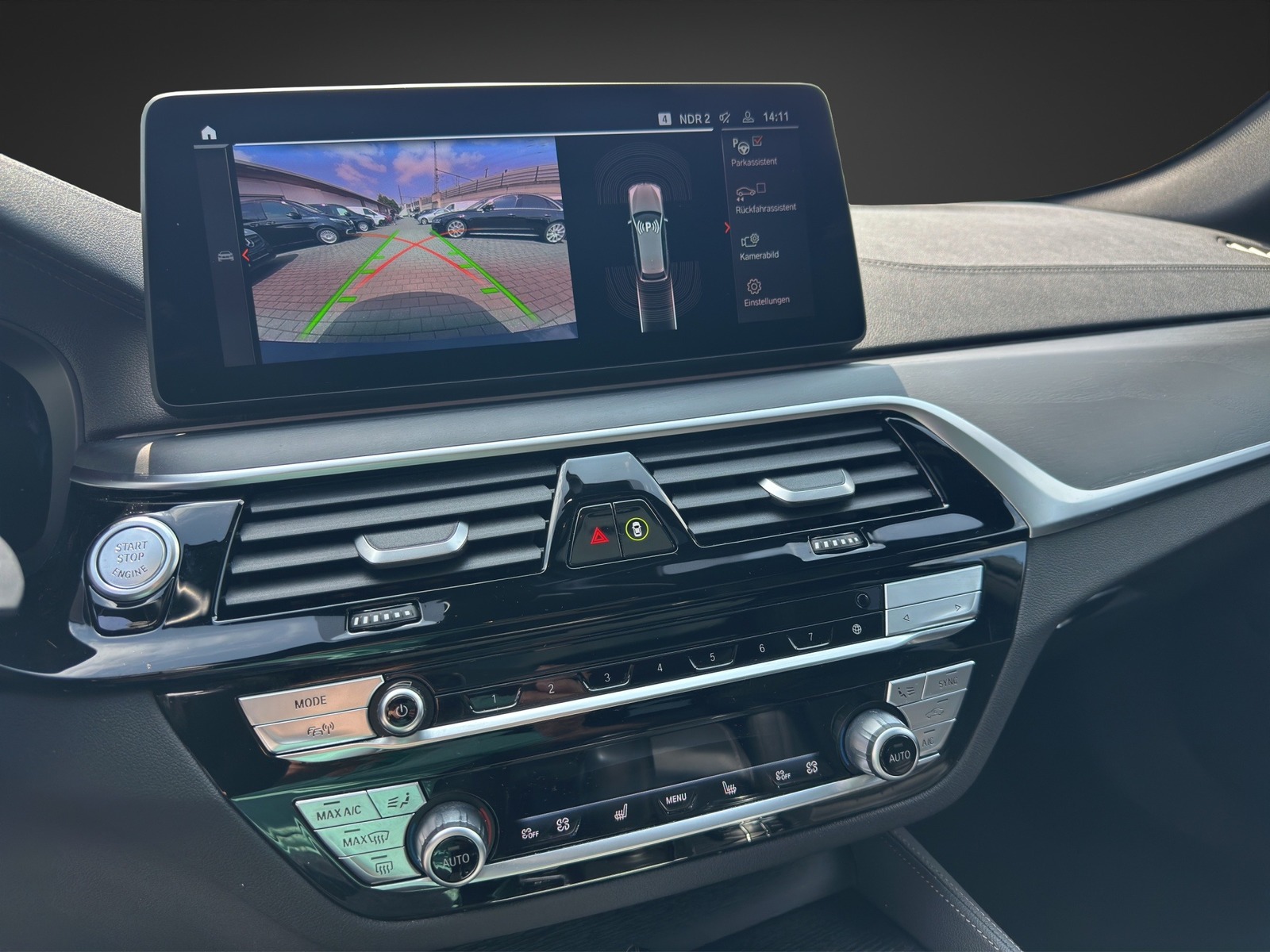 BMW 530 d M Sport SHADOW / PANO / LASER / ACC / HUD Vorschau 15