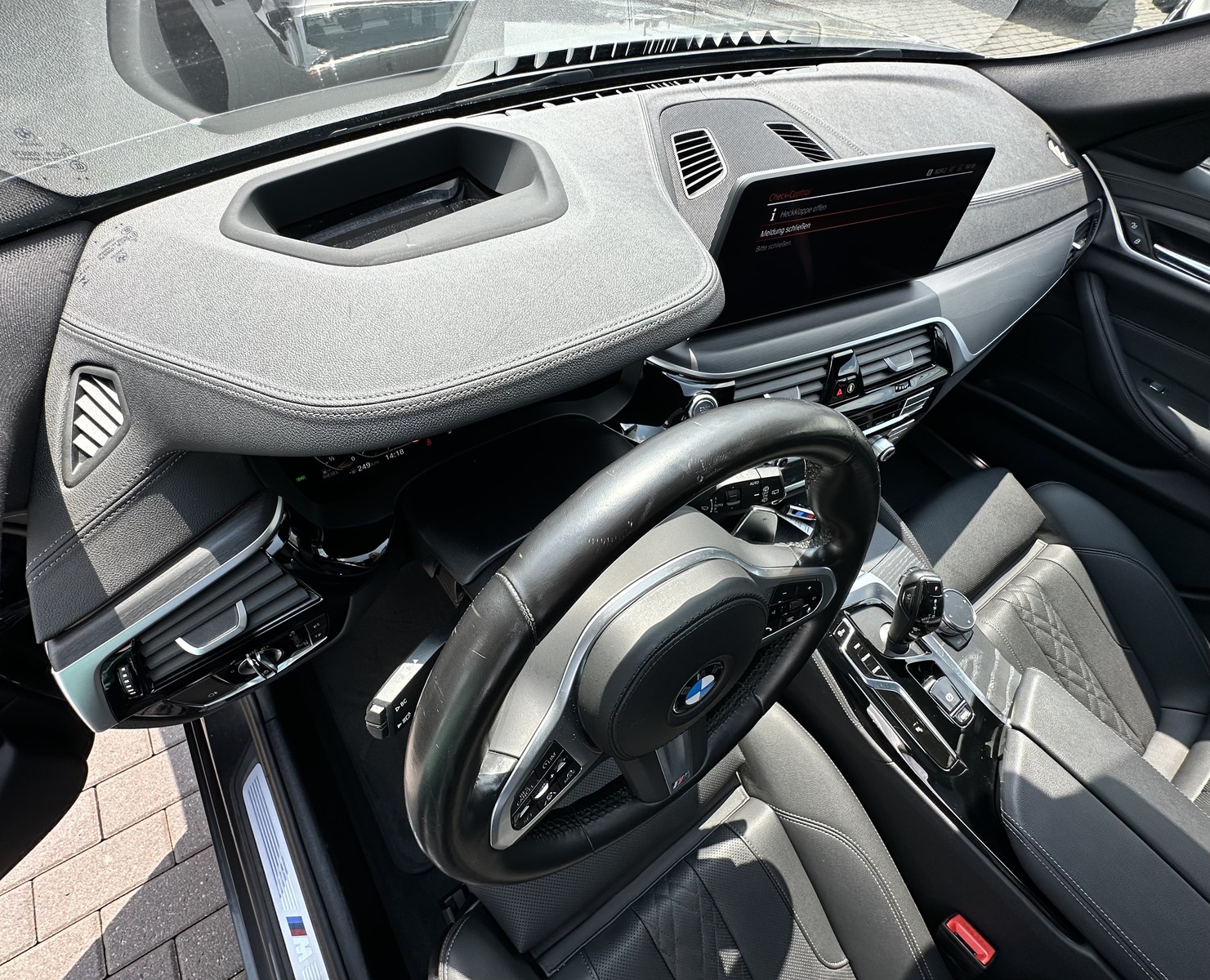 BMW 530 d M Sport SHADOW / PANO / LASER / ACC / HUD Vorschau 13