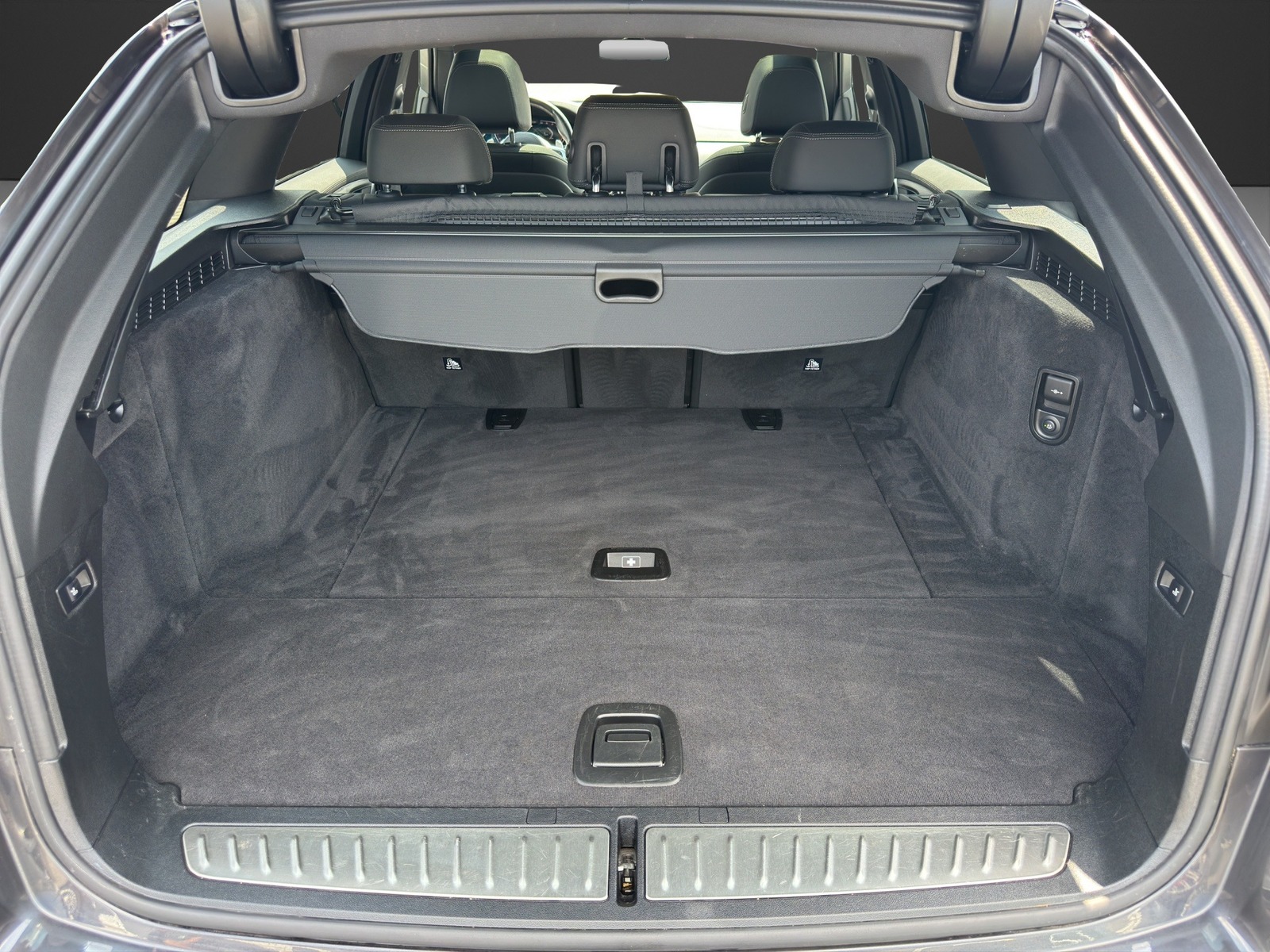 BMW 530 d M Sport SHADOW / PANO / LASER / ACC / HUD Vorschau 23
