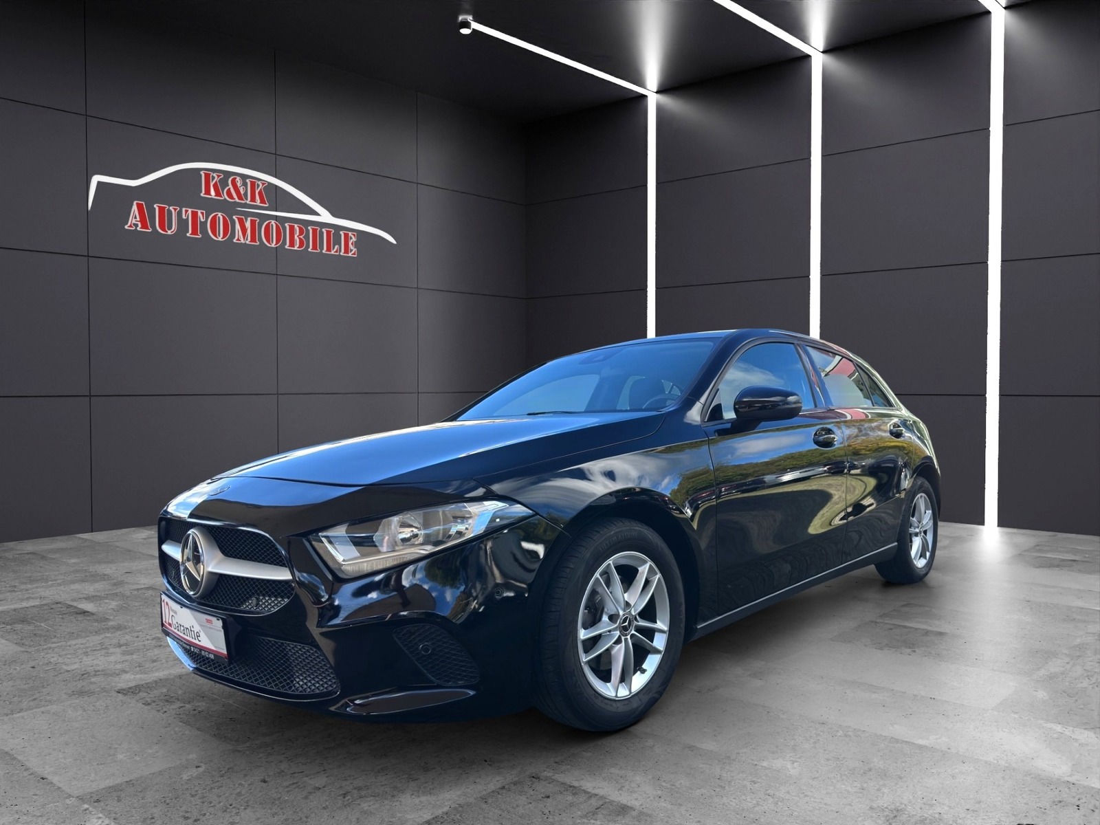Mercedes-Benz A 180 d Edition 7G-DCT/NAVI/DISTRONIC/PDC/SHZ  (Black)
