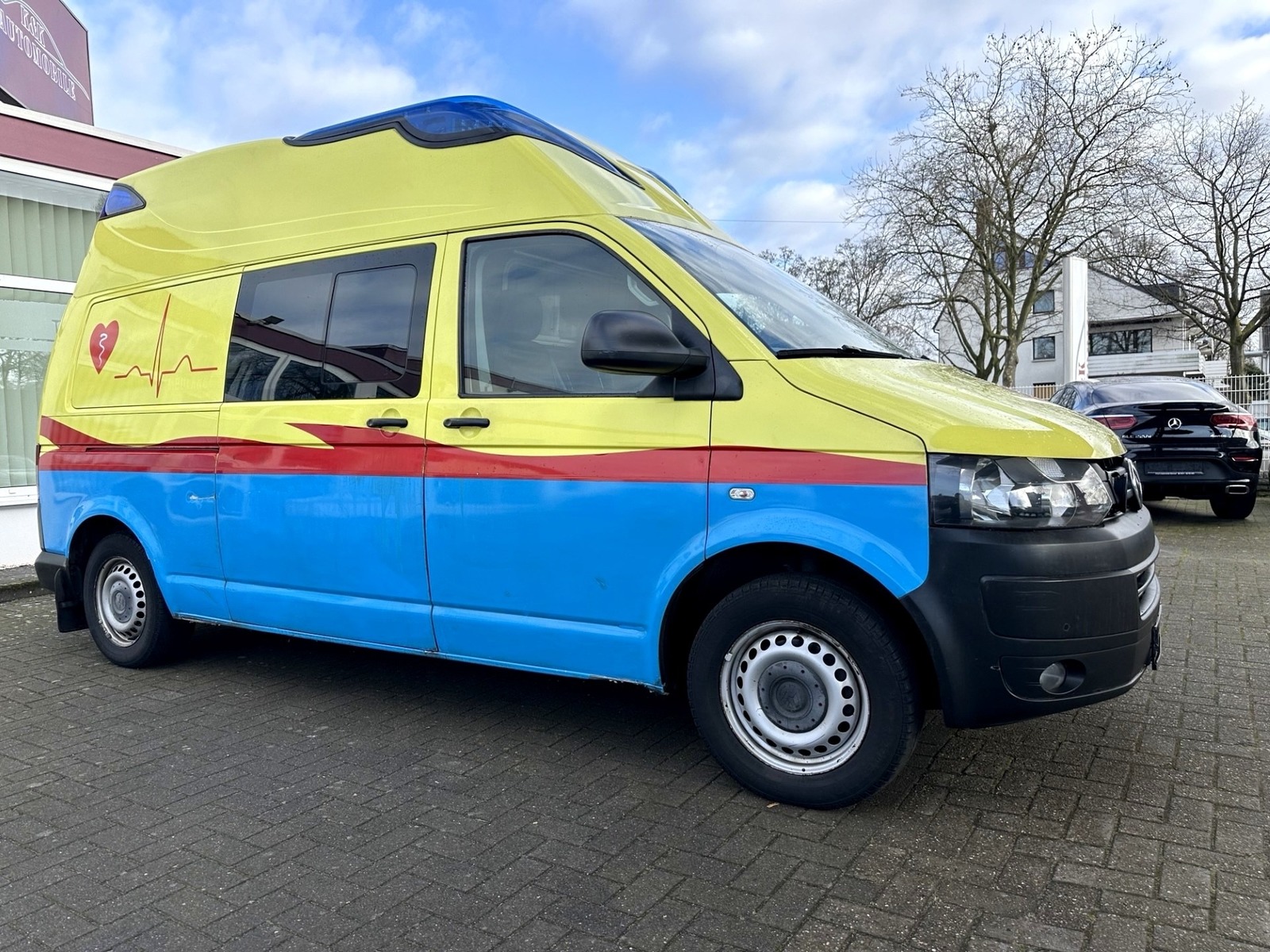 Volkswagen T5 KTW Ambulanz Mobile