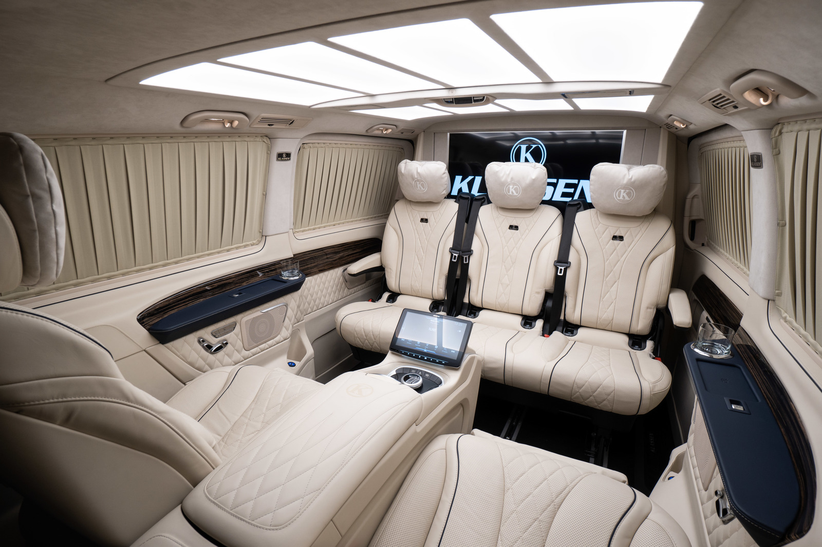 KLASSEN Based on Mercedes-Benz V-Class Luxus Großraumlimousine - VIP  Limousine MVV ▻ V-Class. Vehicle number: MVV_1507