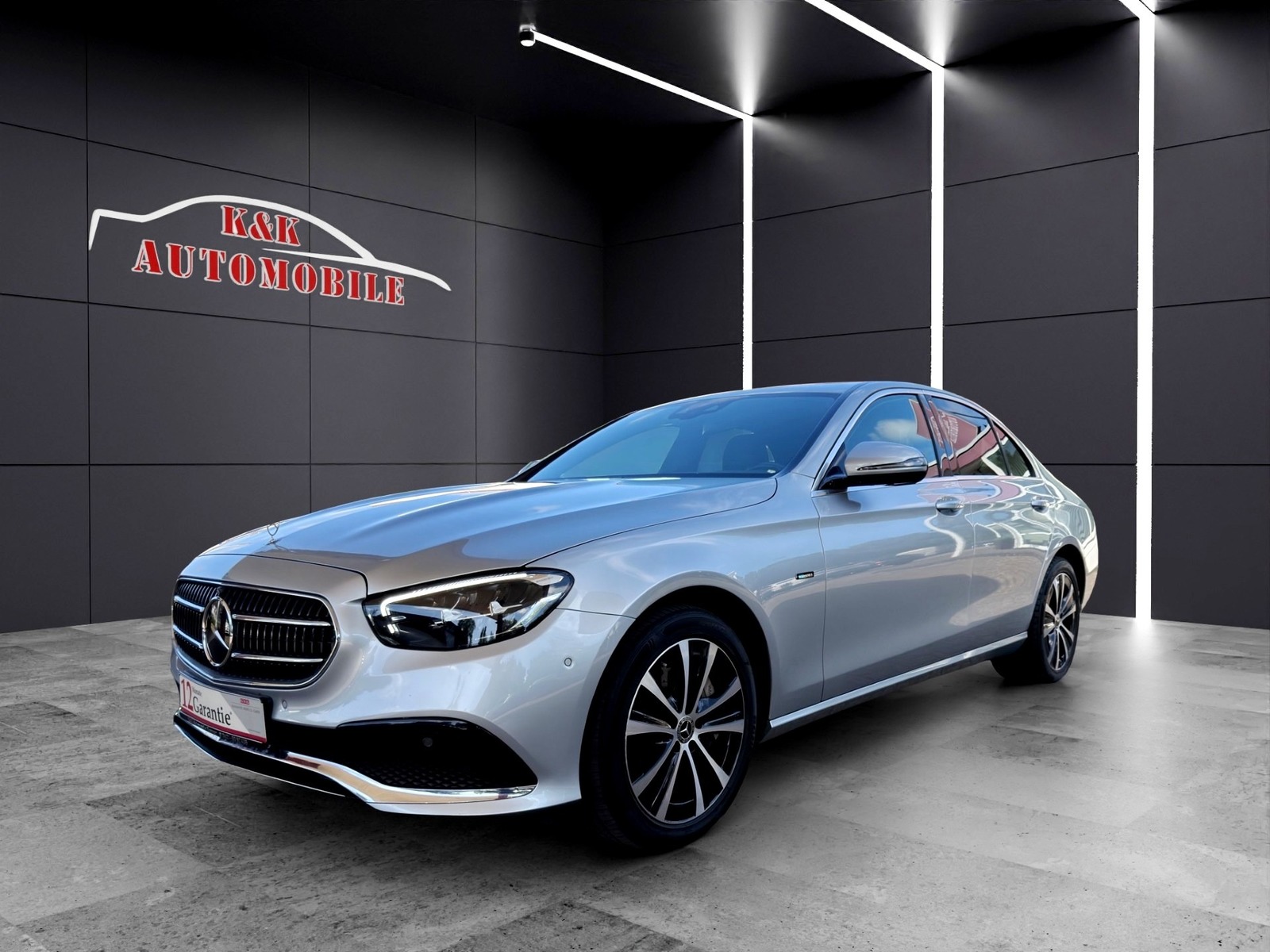 Mercedes-Benz E 300 de AVANTGARDE /HEAD-UP/360°/DISTRONIC  (Silver)