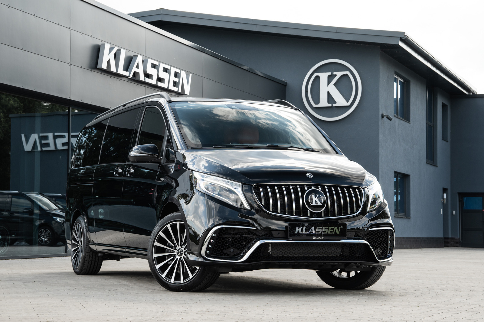 Klassen Based On Mercedes Benz V Class V 300 D 4matic Business Plus Interieur Mvmh V Class Vehicle Number Mvmh 1474 Klassen Vip