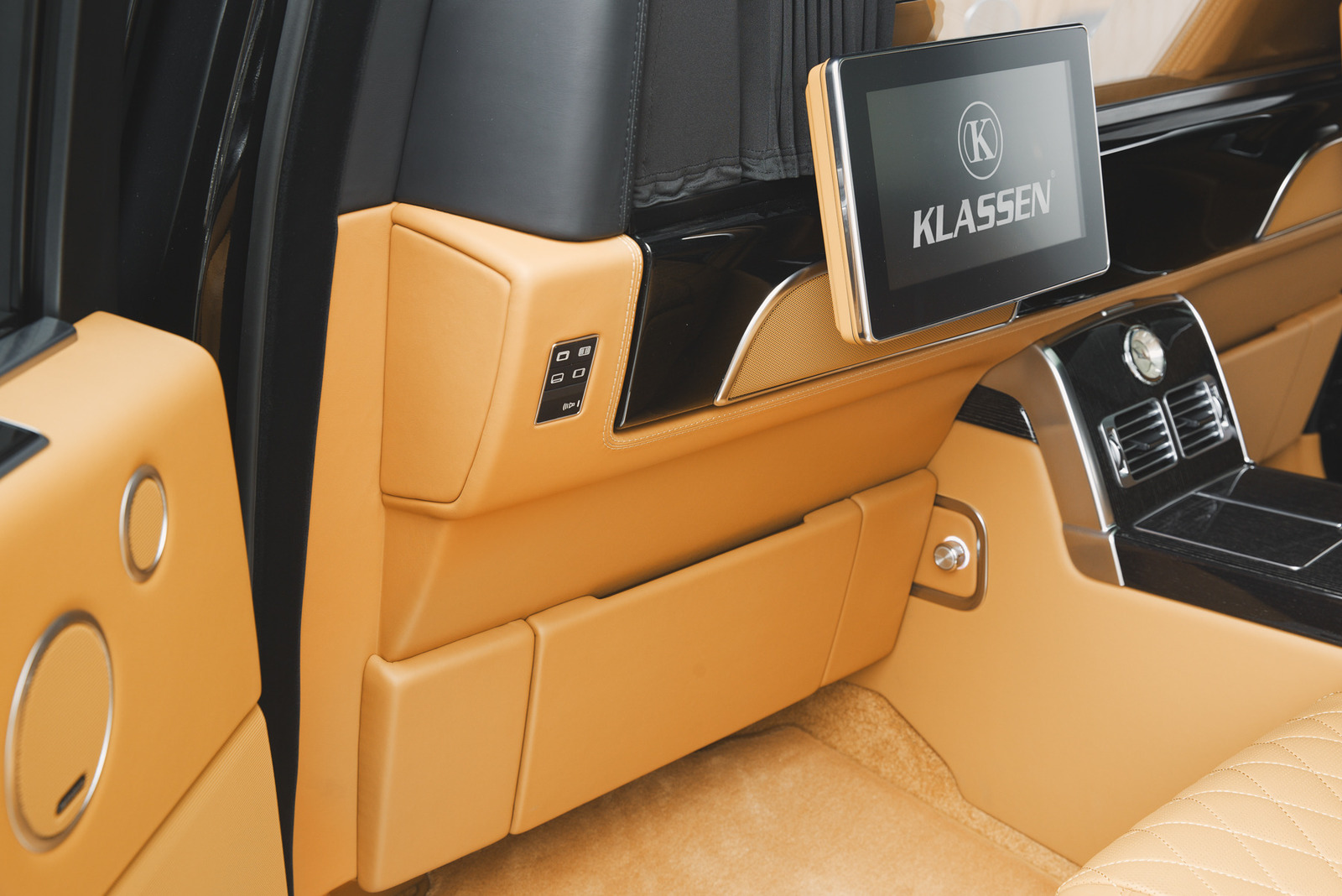 KLASSEN Based on Land Rover Range Rover 5.0 LWB SV / Trennwand fur Range  Rover Partition Wall. Vehicle number: LRV_1440_2