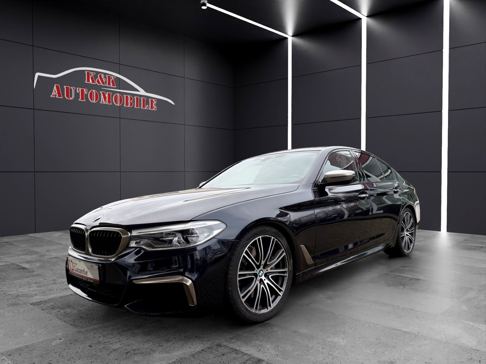 BMW M550 i xDrive HEAD