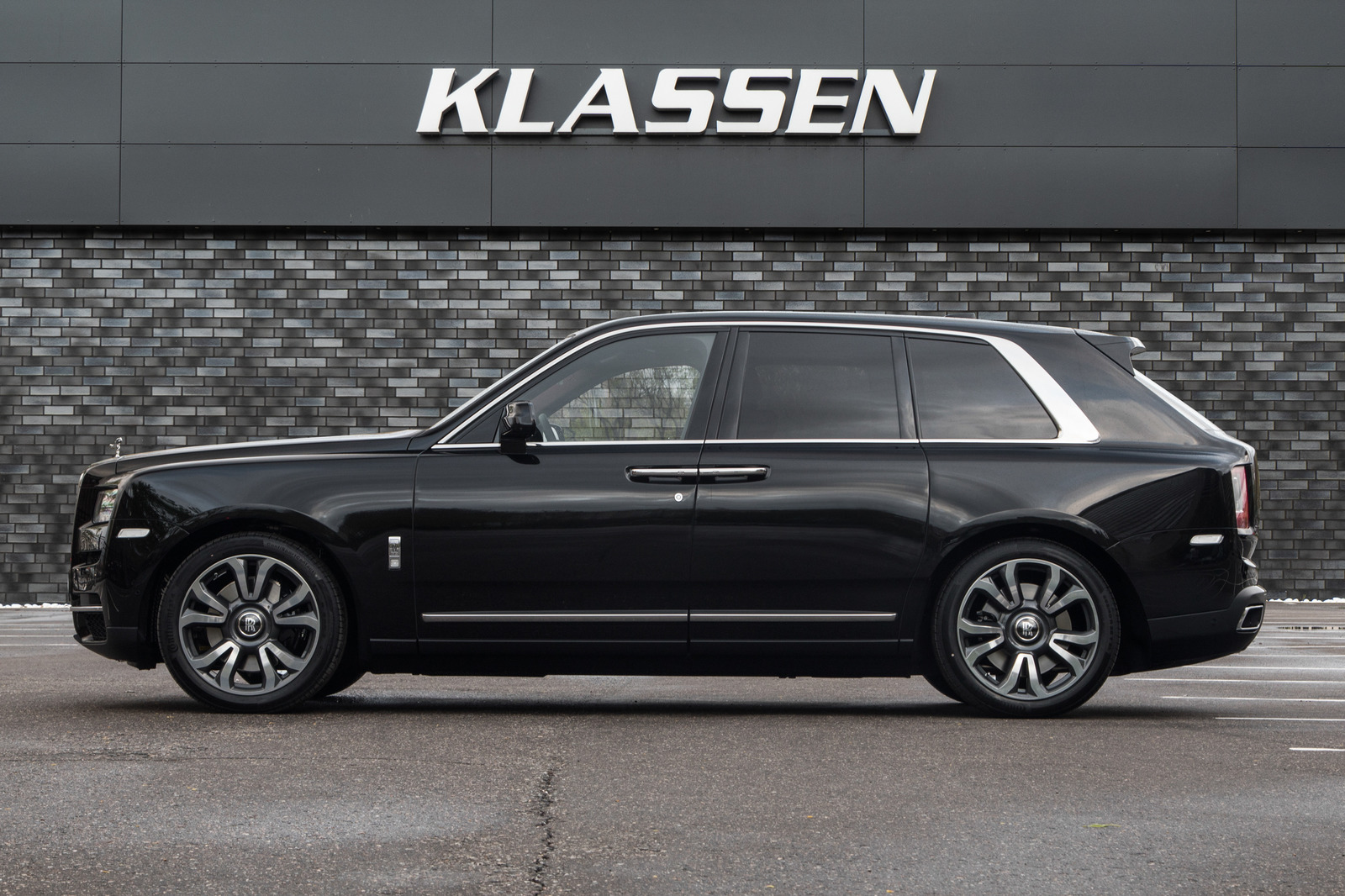 KLASSEN Based on Rolls Royce Cullinan - Armored Rolls-Royce Cullinan For  Sale Armored Vehicles. Vehicle number: RCR_1492_Armored