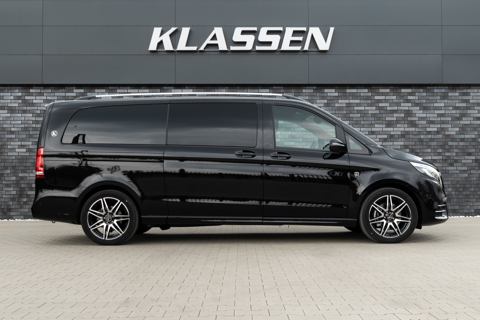 Klassen Based On Mercedes Benz V Class V 300 D 4matic Business Plus Interieur Mvmh V Class Vehicle Number Mvmh 1489 Klassen Vip