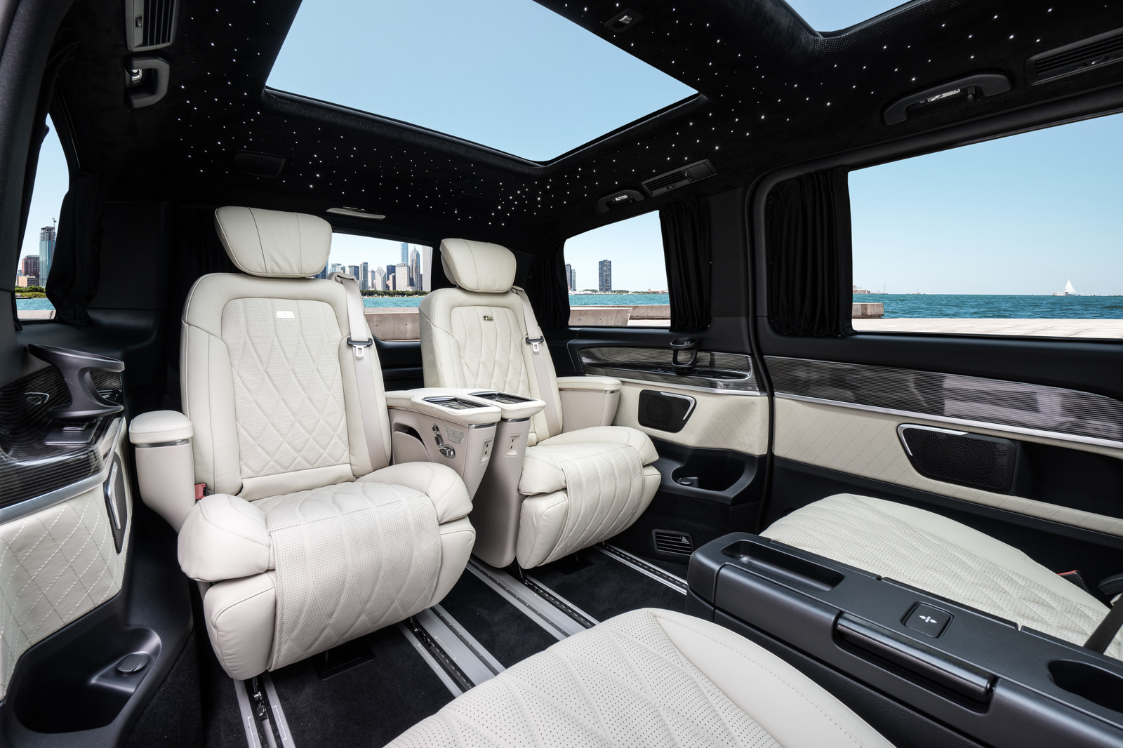 KLASSEN Based on Mercedes-Benz V-Class V 300 d 4MATIC - Business Plus  Interieur MVMH ▻ V-Class. Vehicle number: MVMH_1520