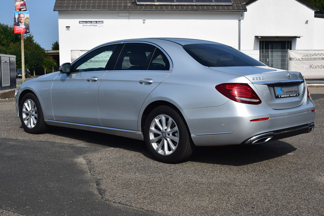 Mercedes-Benz E 220 (Bild 4)
