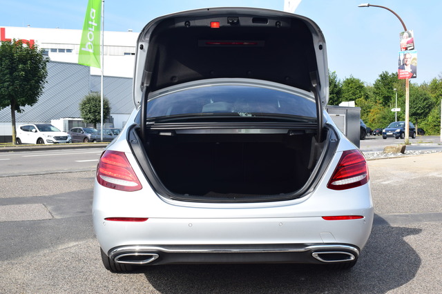 Mercedes-Benz E 220 (Bild 19)