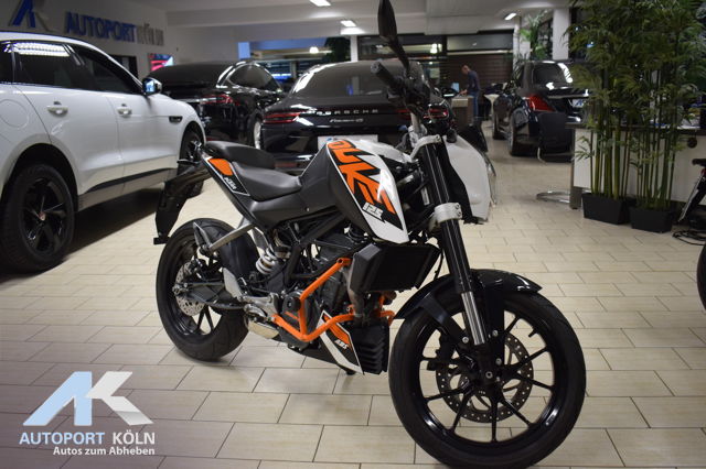 KTM 125 Duke (Bild 2)