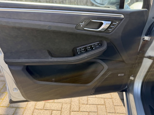 Porsche Macan GTS Facelift2022 1.HAND PORSCHE SCHECKHEFT (Bild 25)