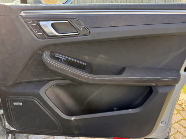 Porsche Macan GTS Facelift2022 1.HAND PORSCHE SCHECKHEFT (Bild 26)