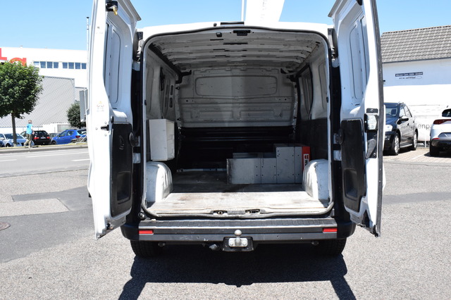 Nissan NV300 (Bild 8)