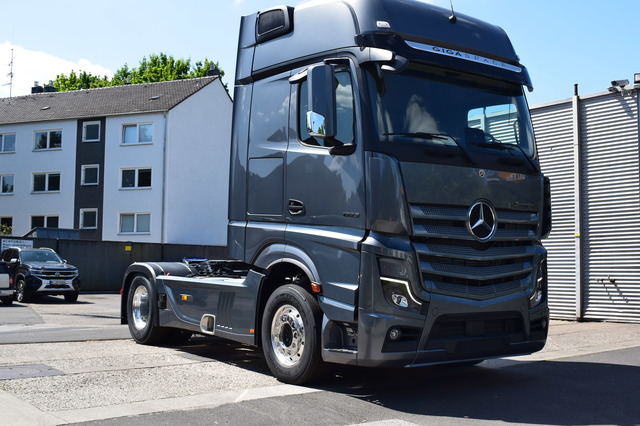 Mercedes-Benz Actros (Bild 4)