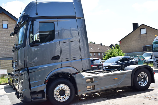Mercedes-Benz Actros (Bild 3)