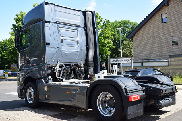 Mercedes-Benz Actros (Bild 9)