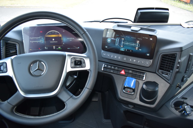 Mercedes-Benz Actros (Bild 11)