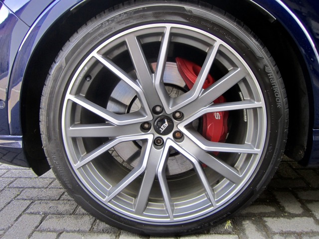 Audi SQ7 ABT 520PS VOLL! 7-Seat+B&O! Unfallfrei+SH ! (Bild 9)