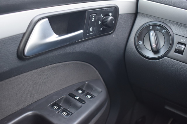 Volkswagen Touran (Bild 16)