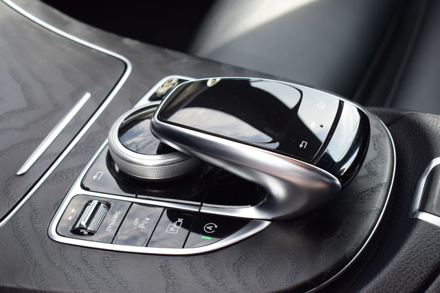 Mercedes-Benz E 450 (Bild 16)