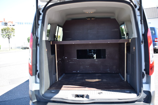 Ford Grand Tourneo (Bild 11)