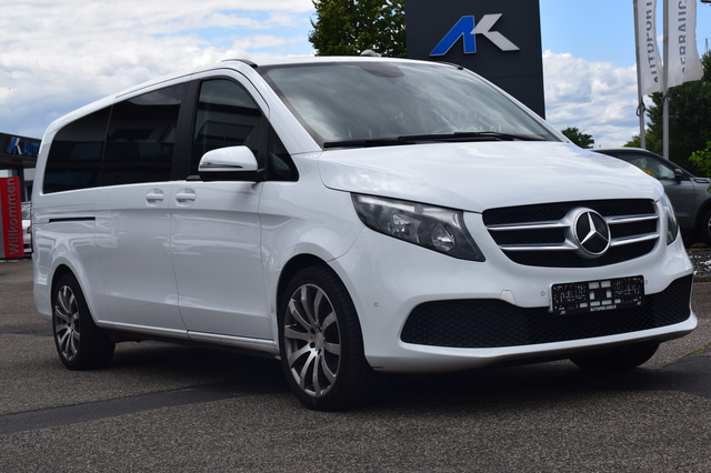Mercedes-Benz V 220 (Bild 17)