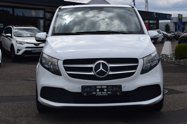 Mercedes-Benz V 220 (Bild 19)