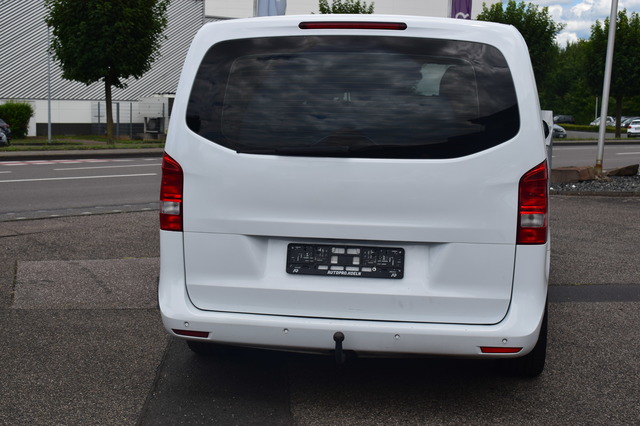 Mercedes-Benz V 220 (Bild 21)