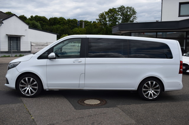 Mercedes-Benz V 220 (Bild 22)