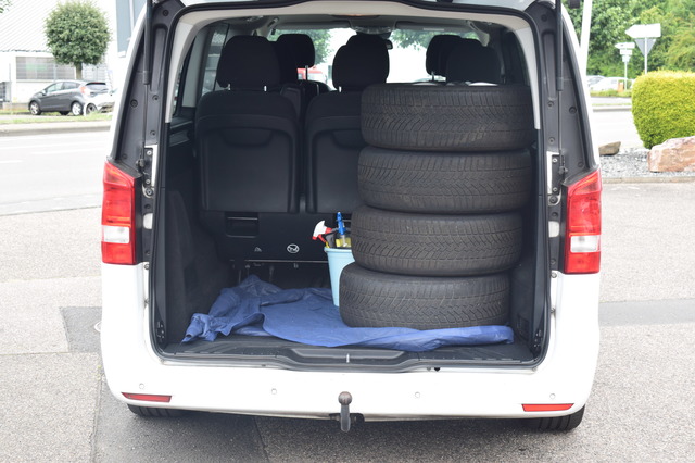 Mercedes-Benz V 220 (Bild 13)