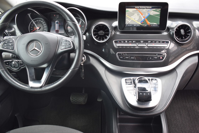 Mercedes-Benz V 220 (Bild 7)