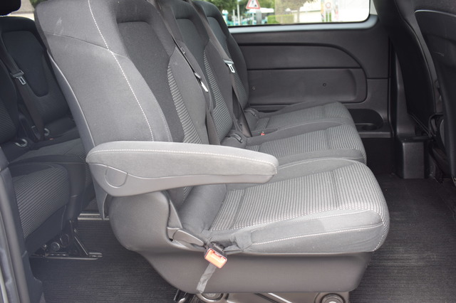 Mercedes-Benz V 220 (Bild 31)