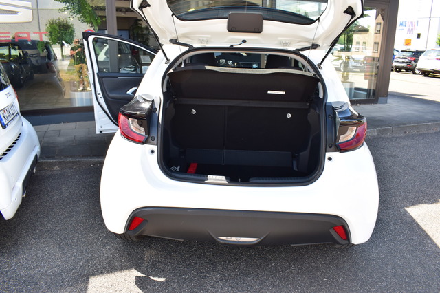 Toyota Yaris (Bild 12)