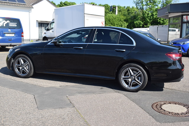 Mercedes-Benz E 300 (Bild 8)
