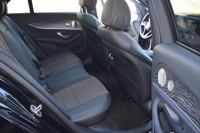 Mercedes-Benz E 300 (Bild 12)