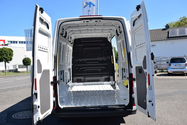 Volkswagen Crafter (Bild 18)