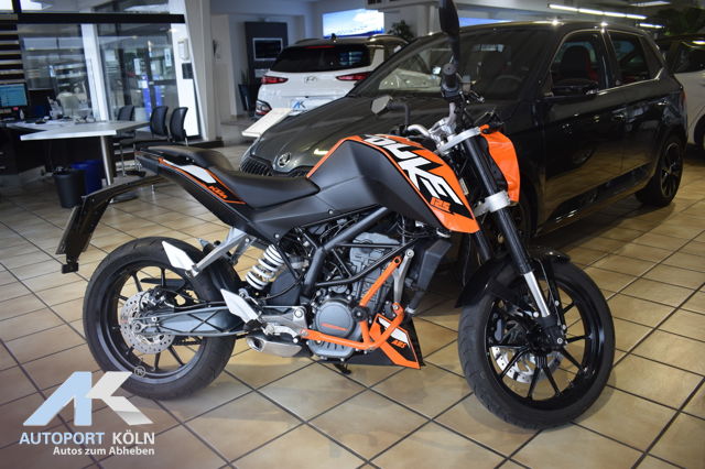 KTM 125 Duke (Bild 2)