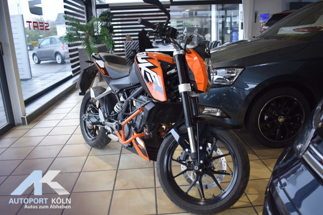 KTM 125 Duke (Bild 4)