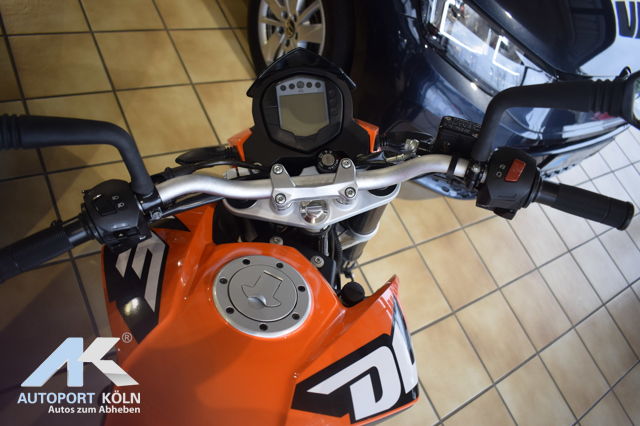 KTM 125 Duke (Bild 5)