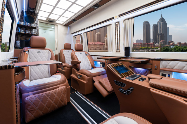 KLASSEN Mercedes-Benz Sprinter VIP. 519 LUXURY VIP BUS BAR TOILET. MSTM_1483