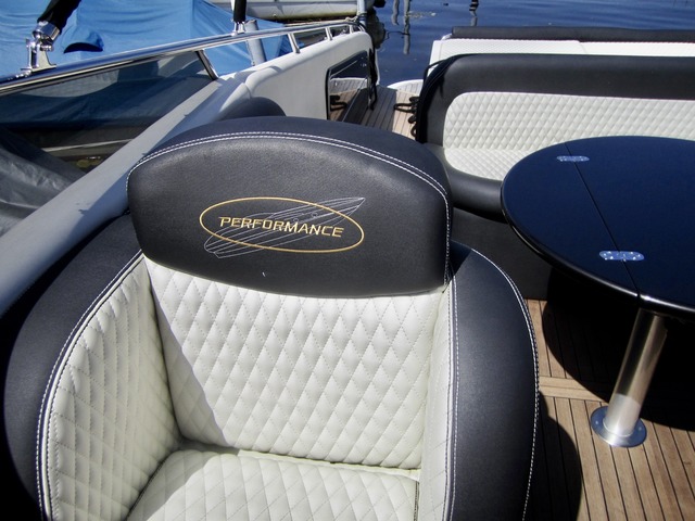 Lamborghini PERFORMANCE 1201 Offshoreboot (Bild 31)