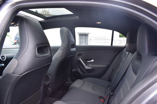 Mercedes-Benz A 45 S AMG (Bild 8)