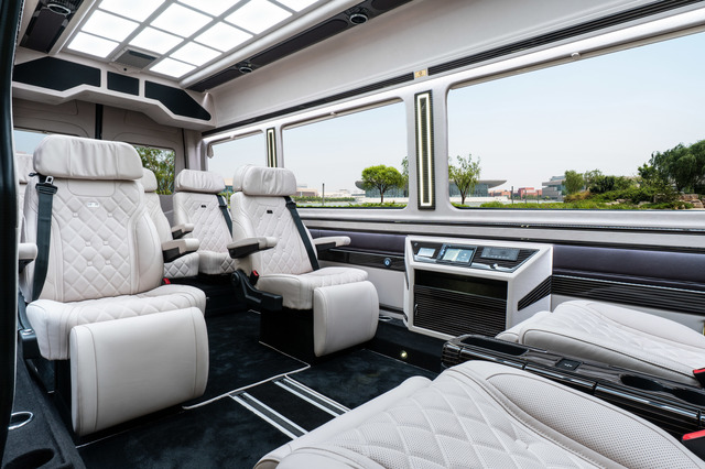 KLASSEN Mercedes-Benz Sprinter VIP. 319 Business Luxury BUS VIP 7+1+1 w907. MSV_1486
