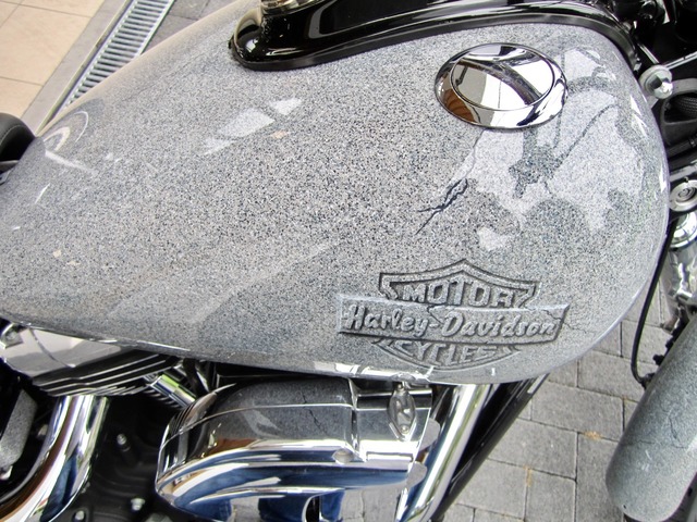 Harley-Davidson DYNA Street Bob  CUSTOM SPEZIAL Verkauft Sold ! (Bild 10)