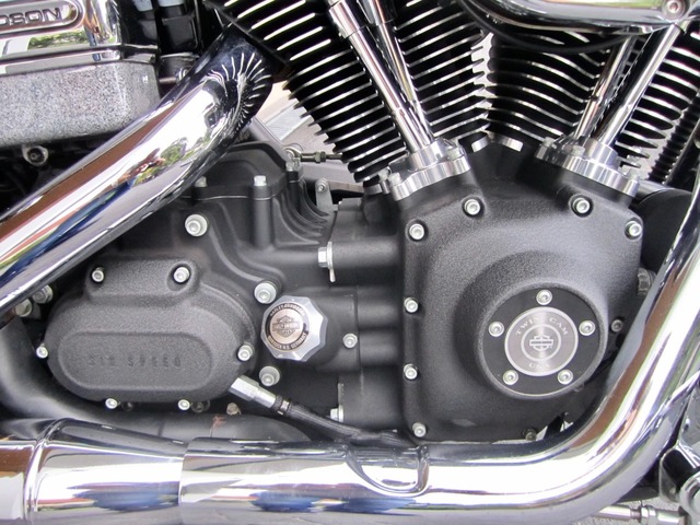 Harley-Davidson DYNA Street Bob  CUSTOM SPEZIAL Verkauft Sold ! (Bild 16)